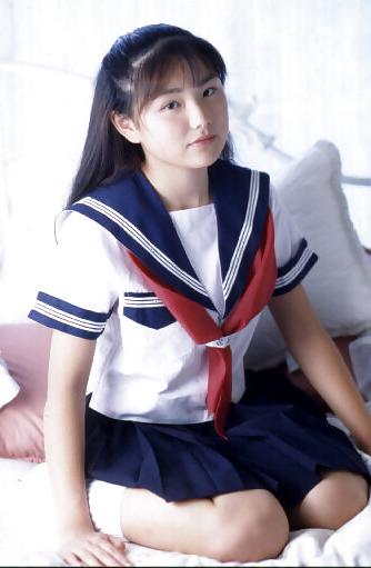 25P High school girls 01