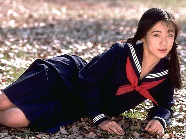 25P High school girls 01