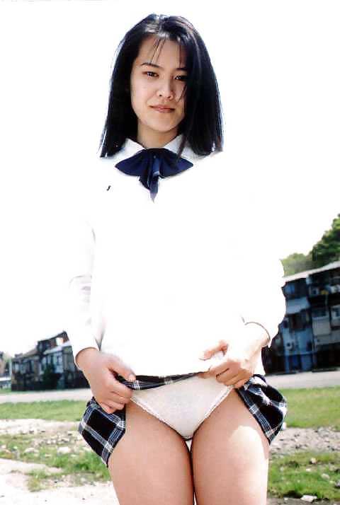 25P High school girls 08
