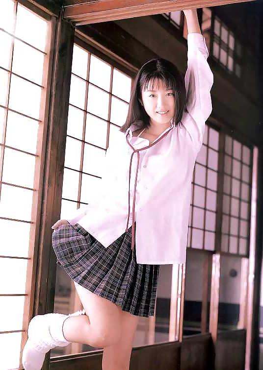 25P High school girls 04