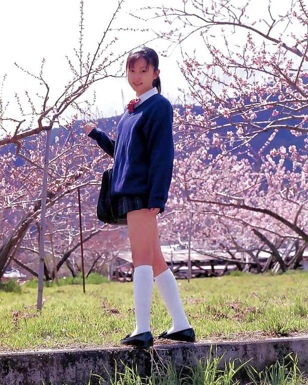 25P High school girls 04