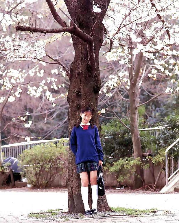 25P High school girls 04