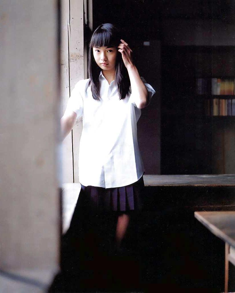25P High school girls 04