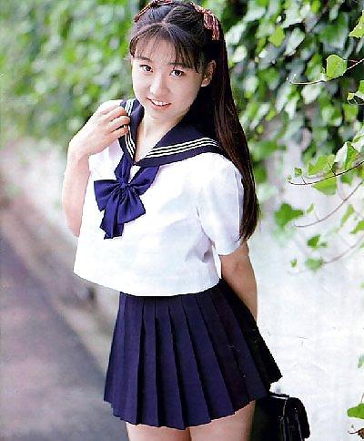 25P High school girls 04