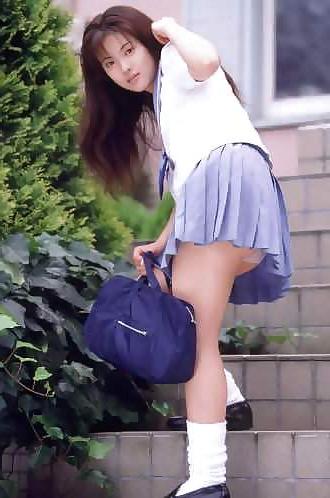 25P High school girls 09