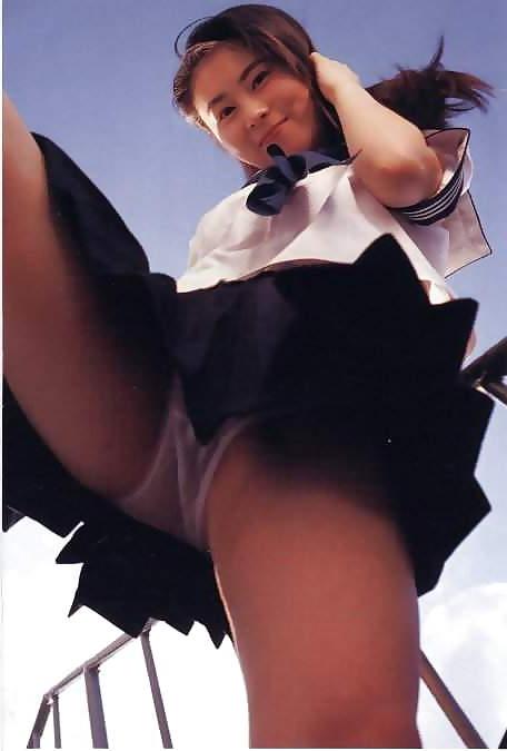 25P High school girls 09