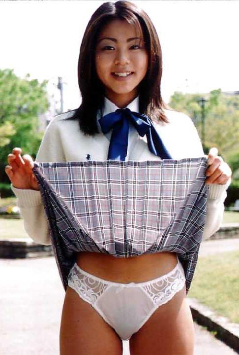 25P High school girls 09