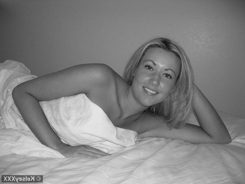 20P Pictures of Kelsey XXX all nude in black and white