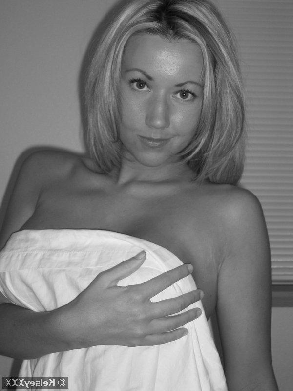 20P Pictures of Kelsey XXX all nude in black and white
