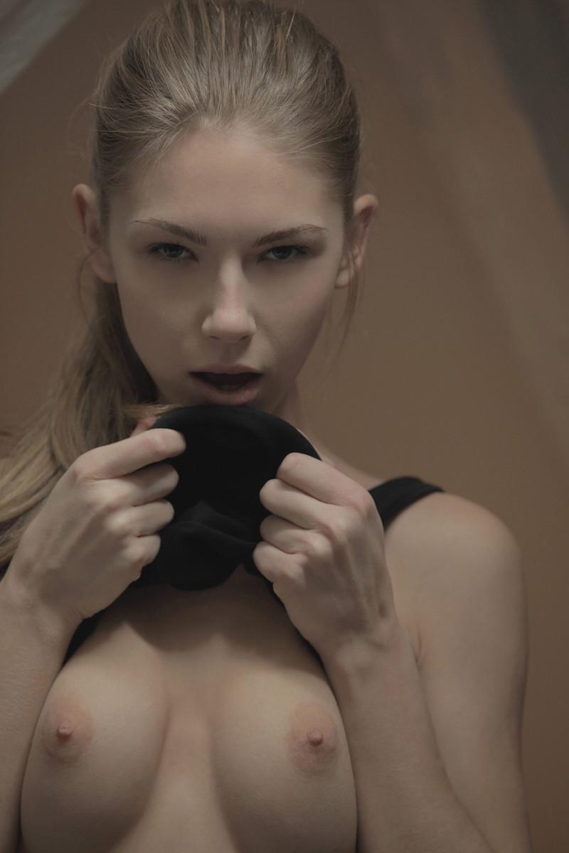 16P Pictures of gorgeous teen girl Angelica spreading her legs and making herself cum