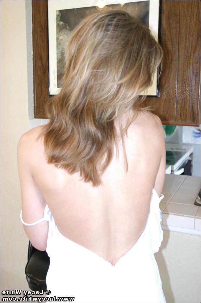 20P Pics of teen Lacey White showing her hotness