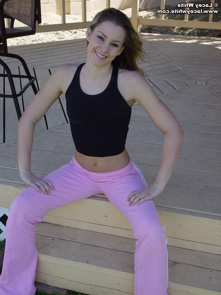 20P Pictures of teen star Lacey White all naked for you outside