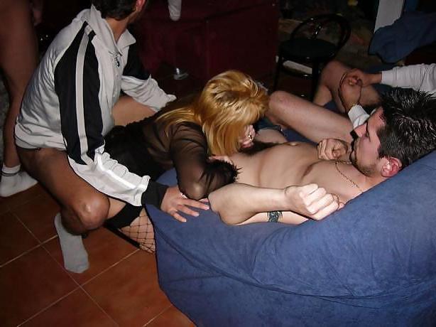 25P Real Swingers Club Moms