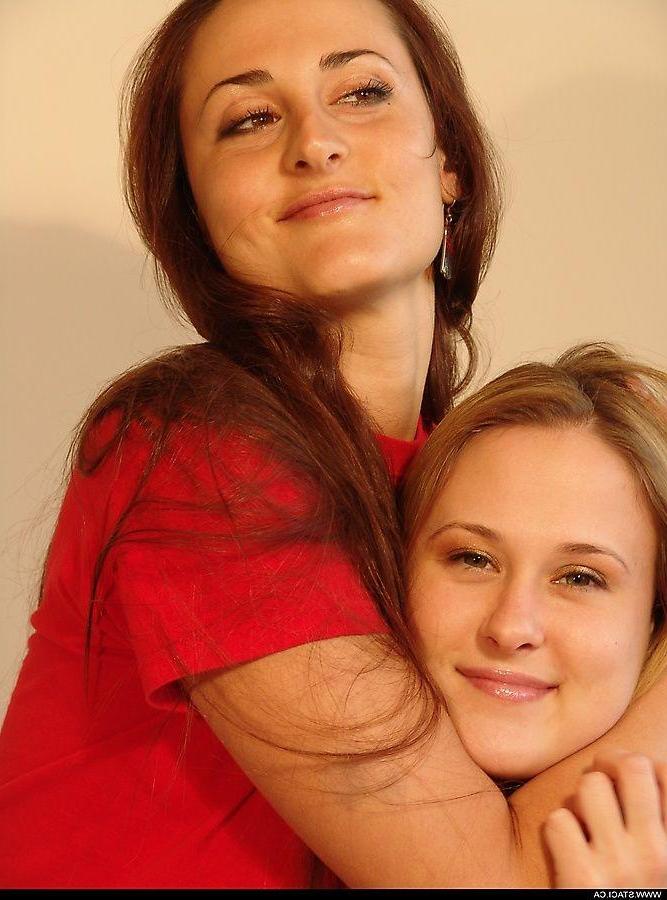 20P Pictures of teen Staci.ca getting naked with her sister Lanie.ca