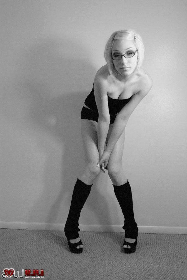 16P Pictures of Lily Luvs teasing in black and white