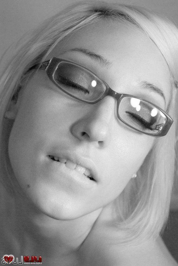16P Pictures of Lily Luvs teasing in black and white