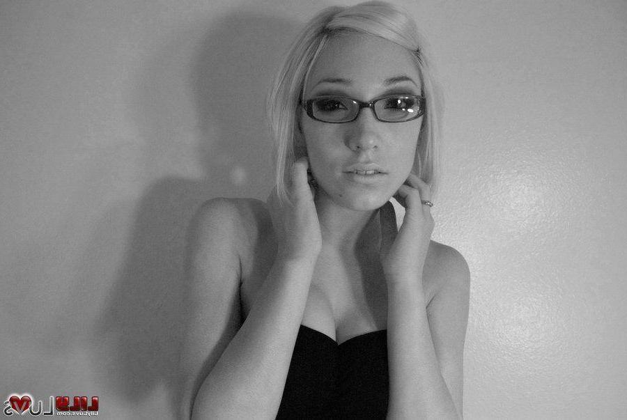 16P Pictures of Lily Luvs teasing in black and white