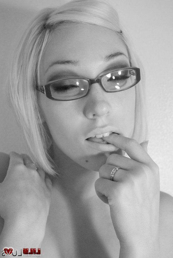 16P Pictures of Lily Luvs teasing in black and white