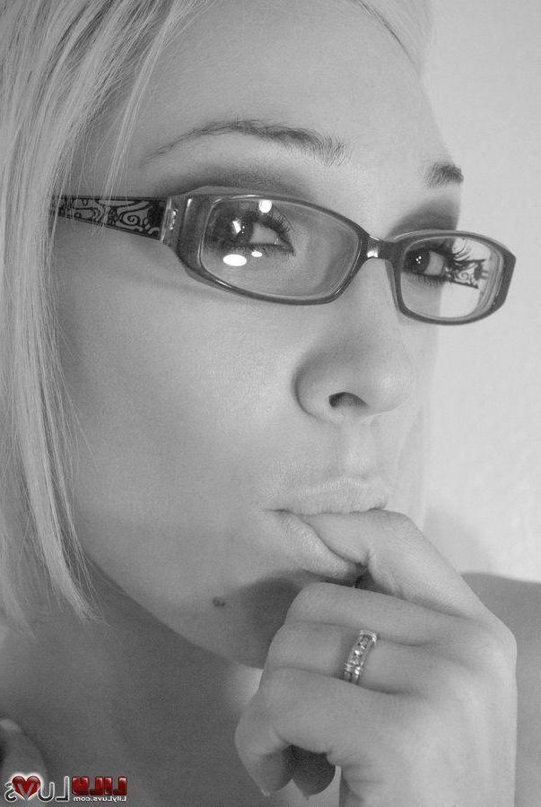16P Pictures of Lily Luvs teasing in black and white