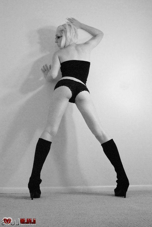 16P Pictures of Lily Luvs teasing in black and white