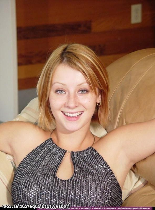 15P Lindsey Marshal in clubwear getting undressed