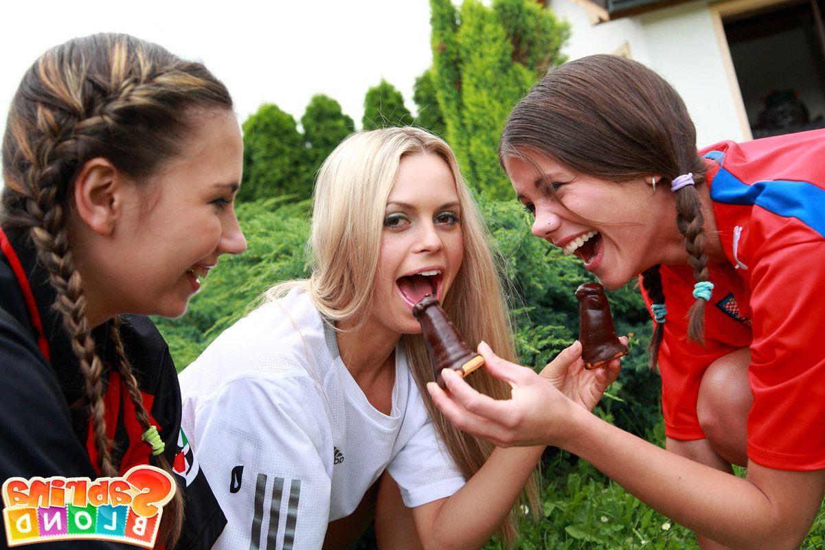 15P Pictures of teen Sabrina Blond getting naughty with her friends