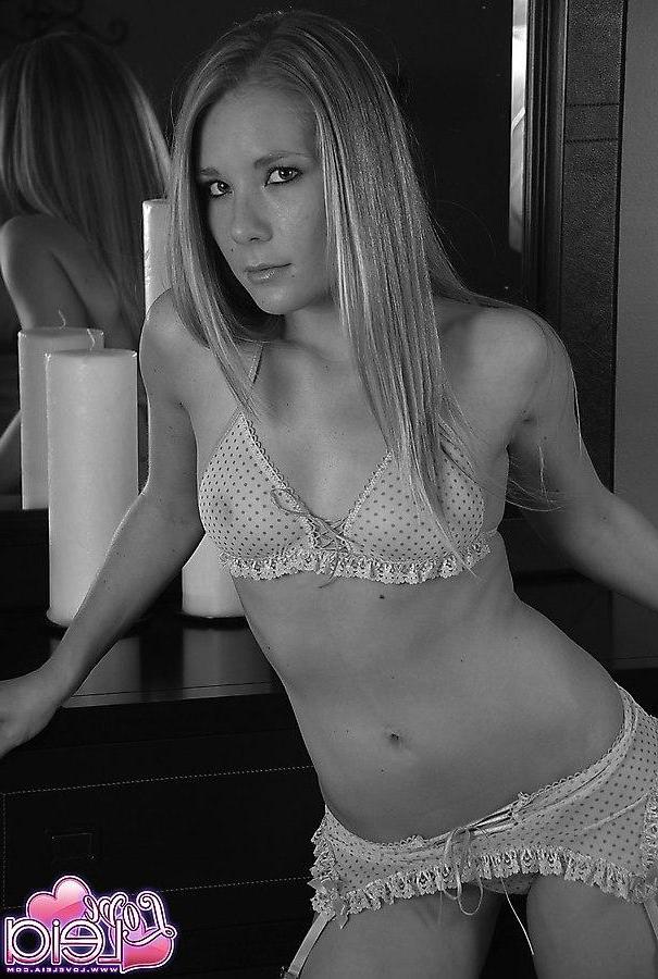 20P Pictures of Love Leia exposing her tits in black and white