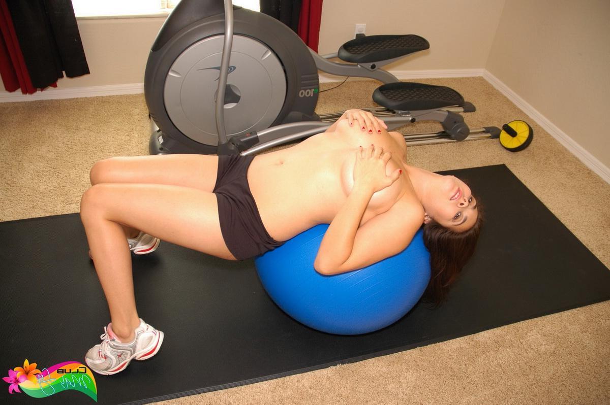 12P Big titty babe Mai Ly slowly strips naked during her workout at the gym