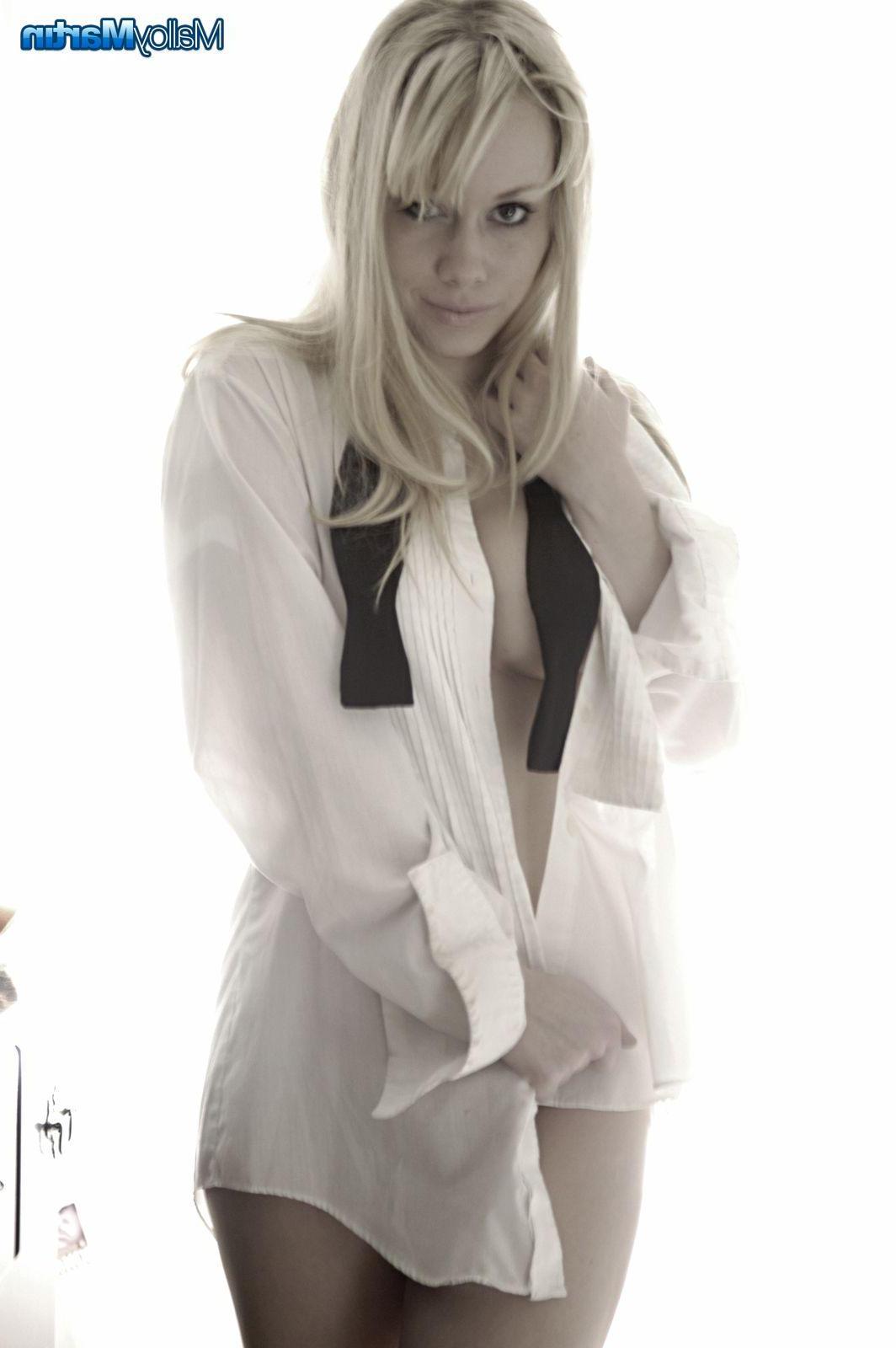 20P Pictures of teen girl Malloy Martin getting naughty first thing in the morning