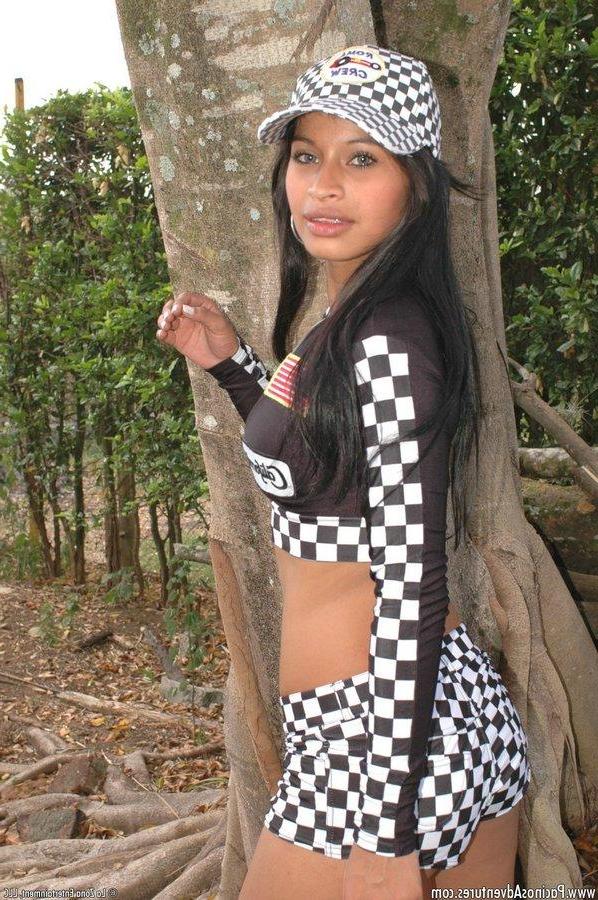 15P Pictures of latin girl Mariana racing to take her clothes off