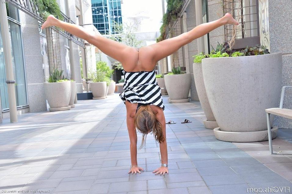 16P Beautiful coed Mary stops by a mall park to get naked and masturbate