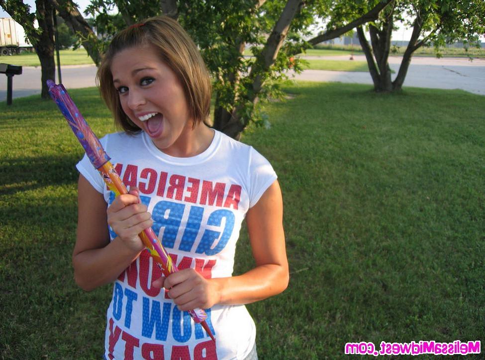20P Pictures of teen girl Melissa Midwest getting fucked on July 4th