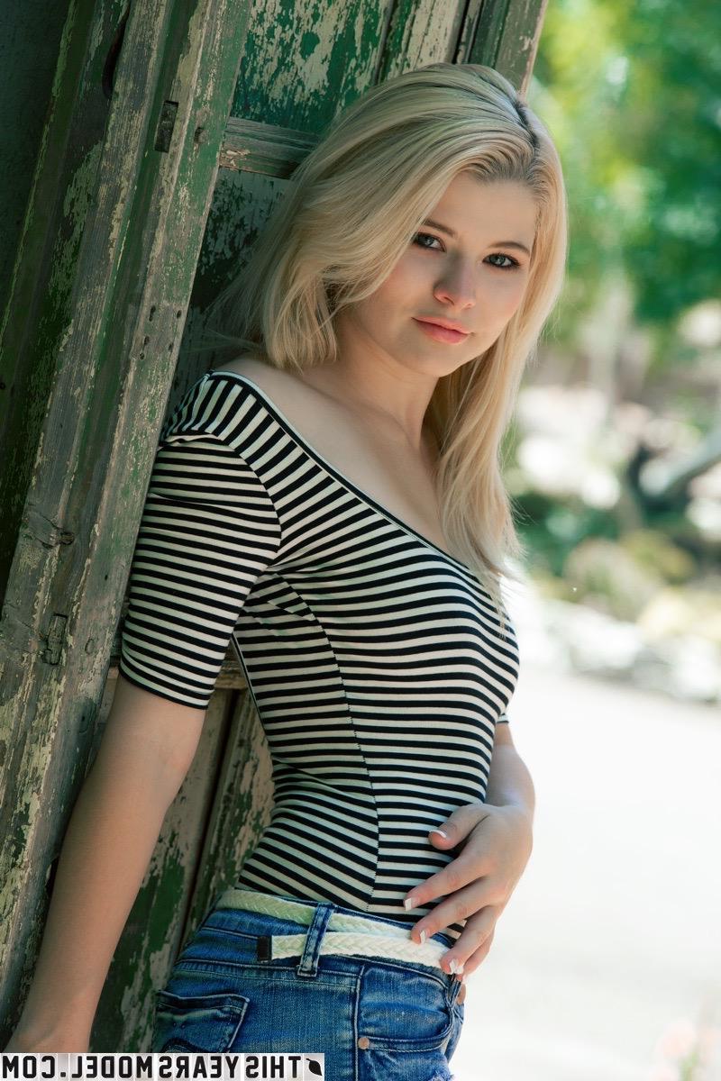 15P Blonde teen Mindy Corin strips for you outside