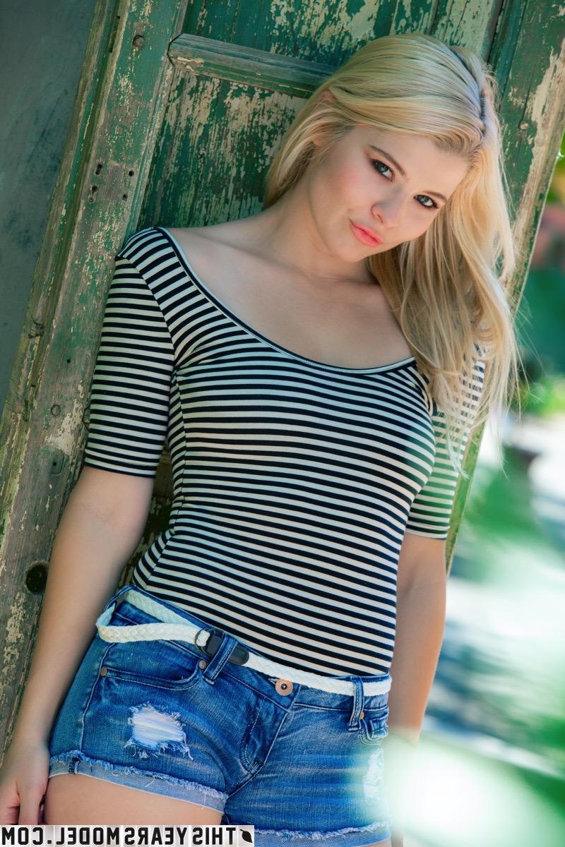 15P Blonde teen Mindy Corin strips for you outside