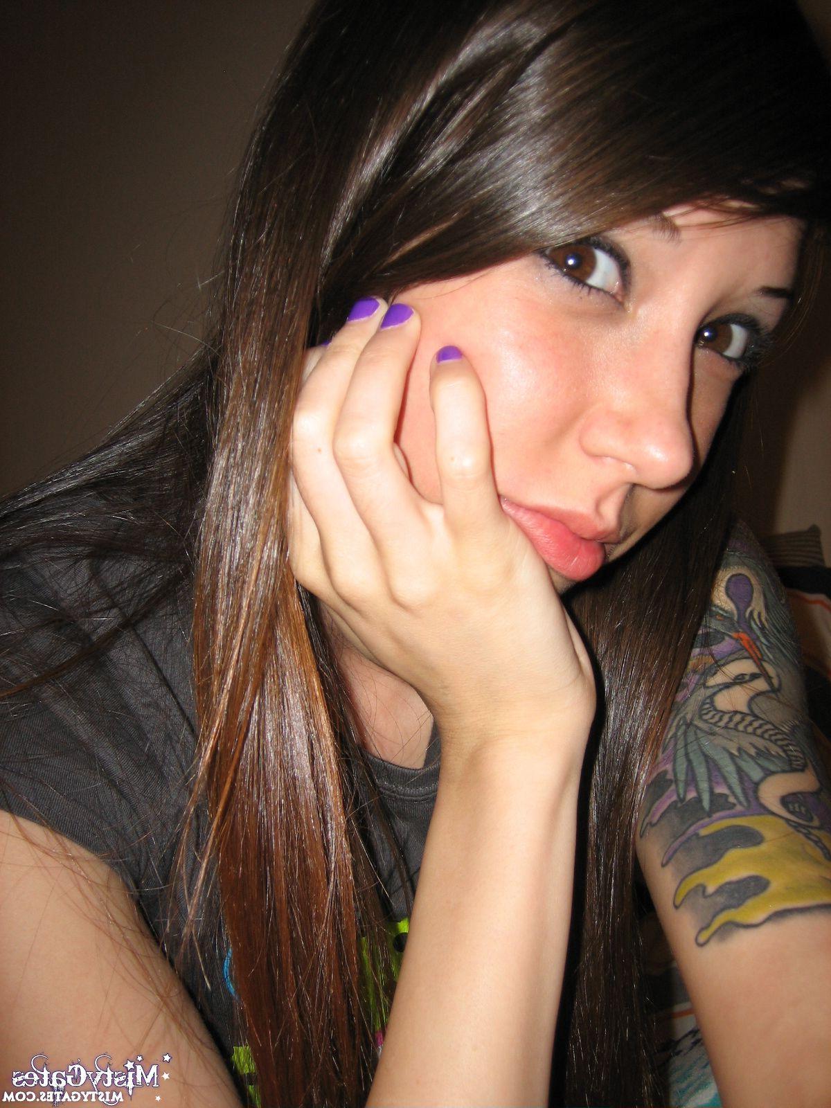 20P Pictures of Misty Gates looking sexy first thing in the morning
