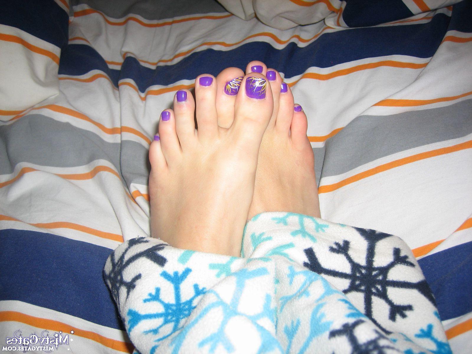 20P Pictures of Misty Gates looking sexy first thing in the morning