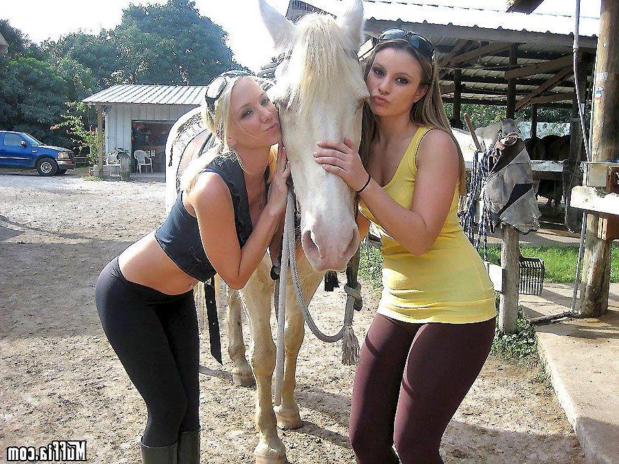 12P Pictures of teen Molly's Life eating pussy on a farm