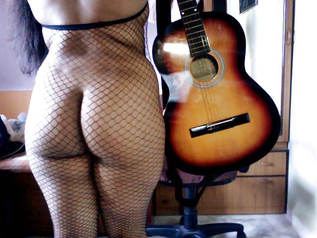 20P Fishnet, Stilettos,Guitar & Curves :D 