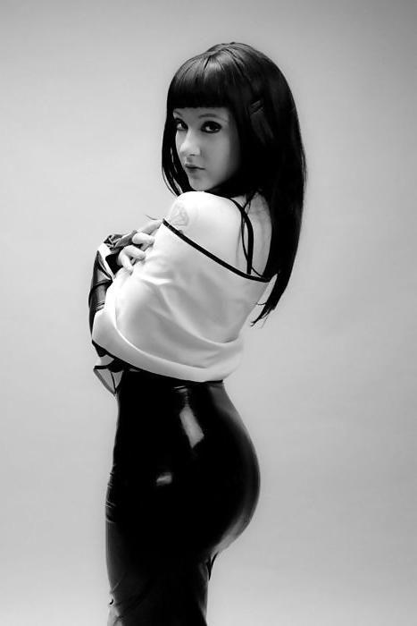 25P Women and latex