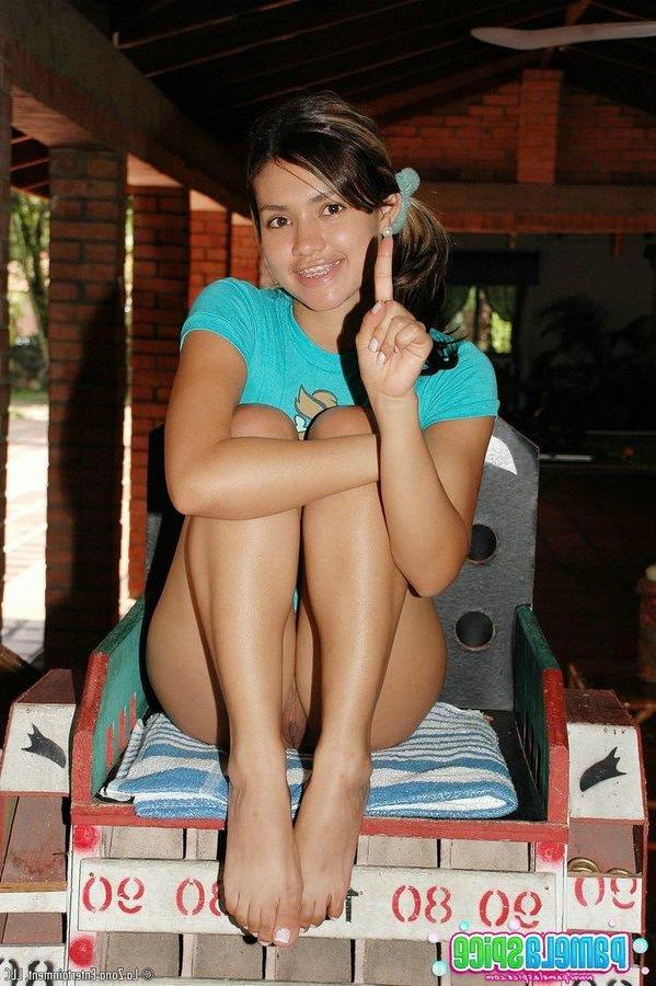 15P Pictures of teen Pamela Spice getting her pussy ready for your cock