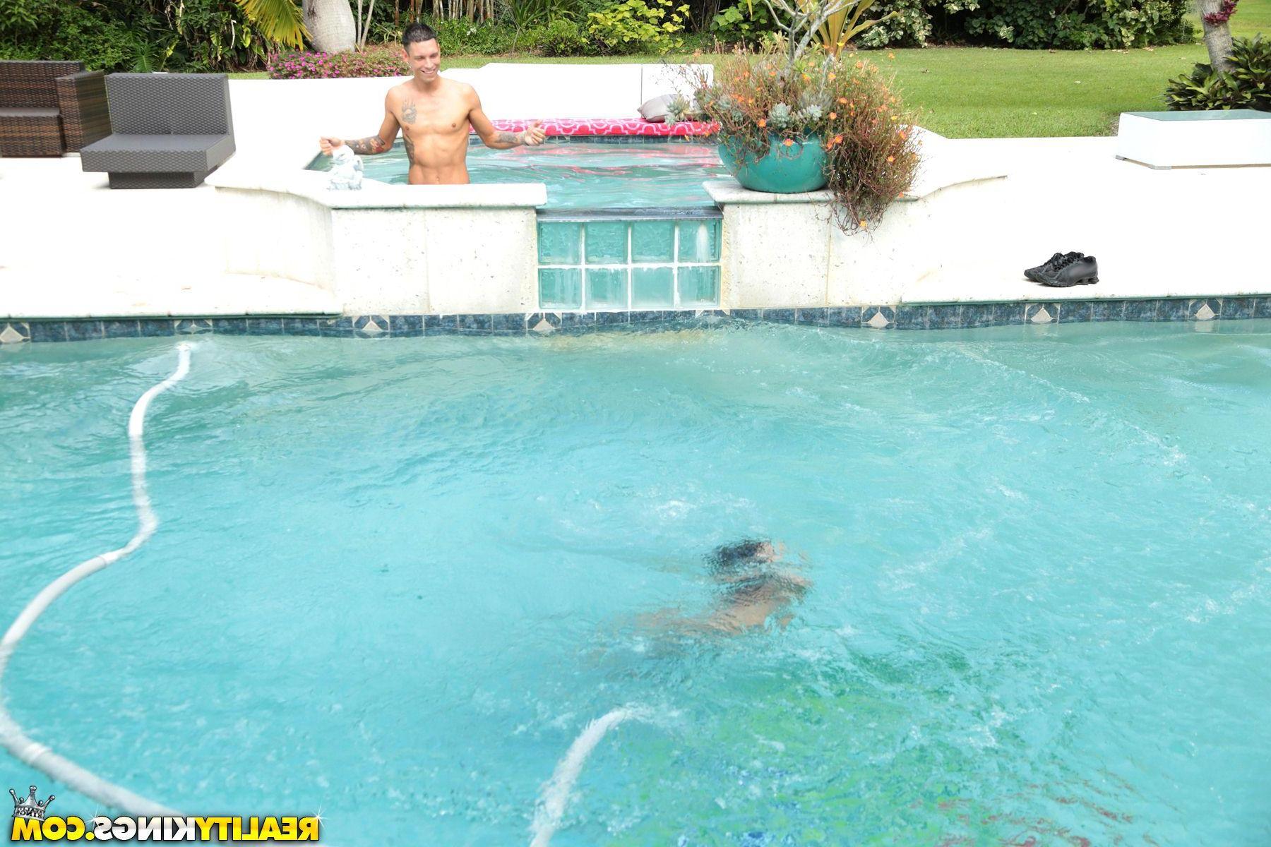 20P Latin hottie Penny Nichols gets fucked straight out of the pool