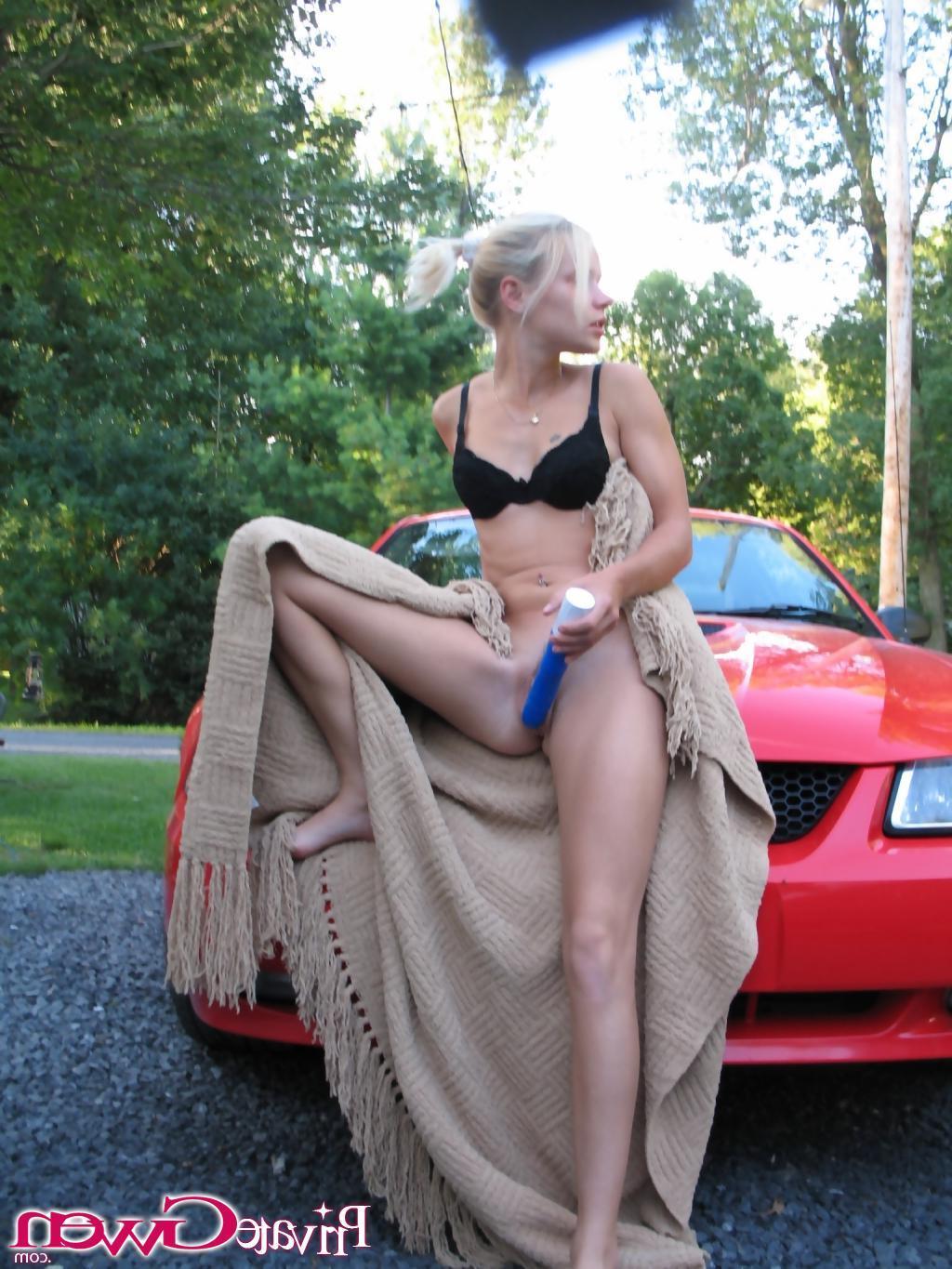 16P Pictures of teen Private Gwen masturbating on her car