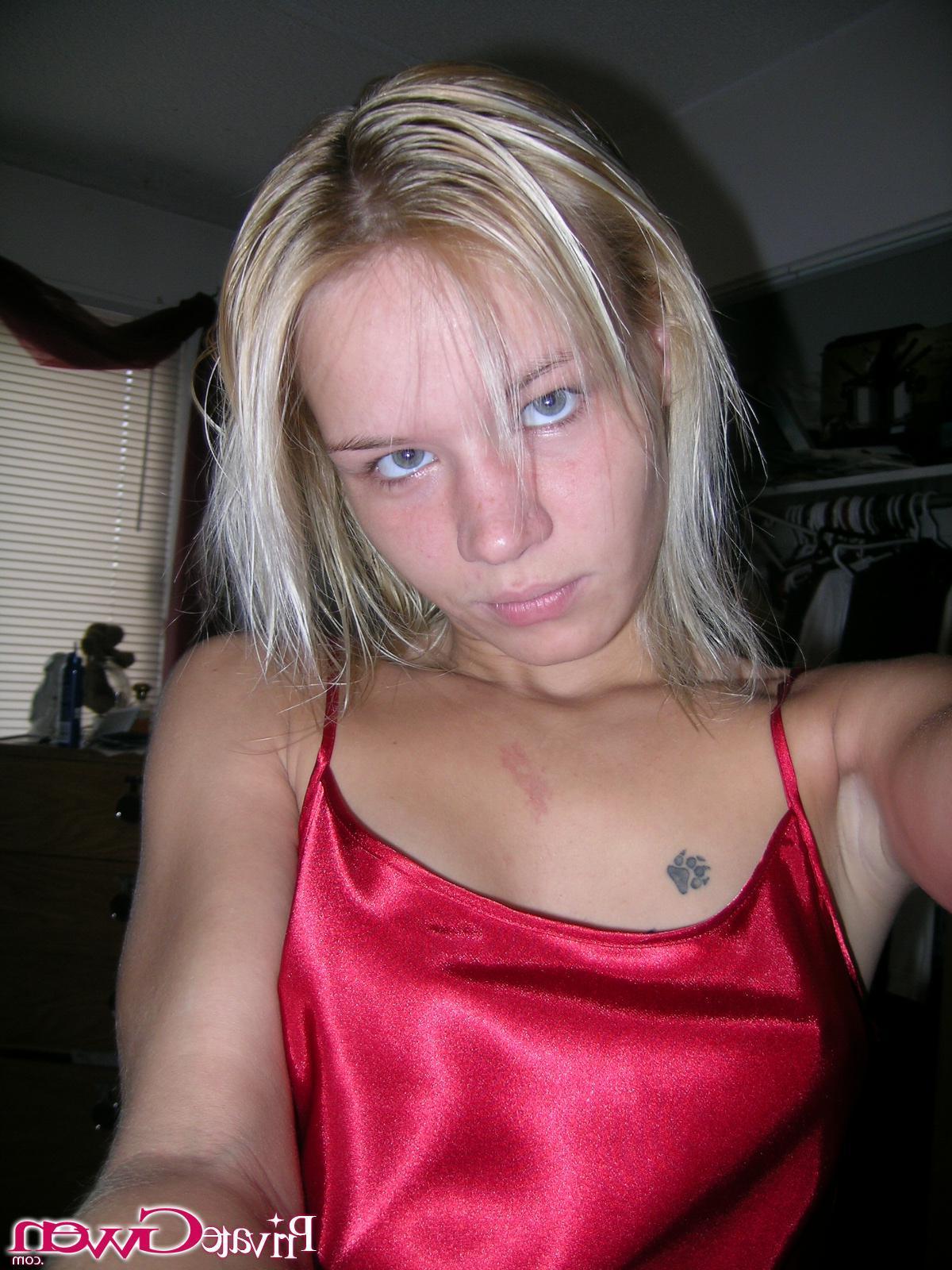 16P Pictures of teen star Private Gwen stuffing a toy up her tight wet pussy