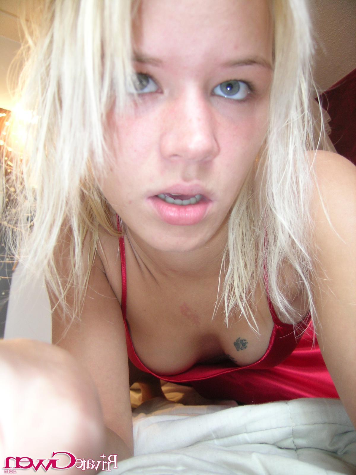 16P Pictures of teen star Private Gwen stuffing a toy up her tight wet pussy