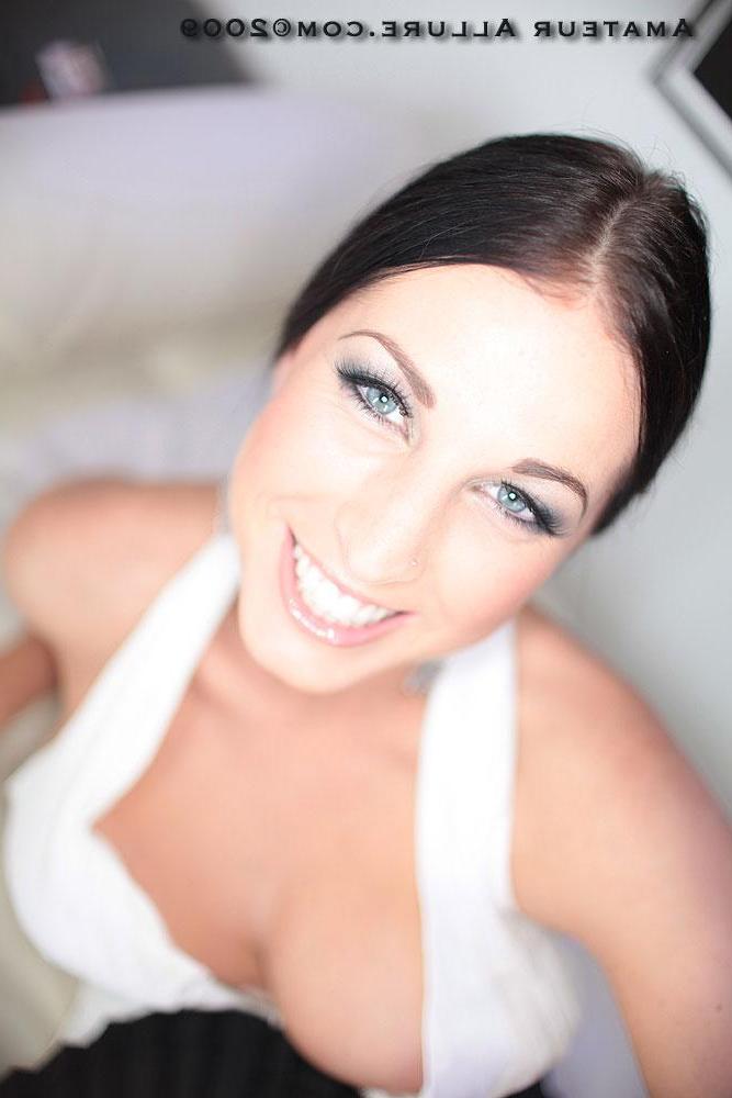 16P Busty teen babe bares her tight twat and swallows cock