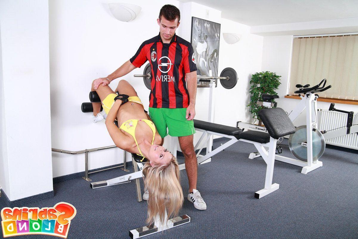 15P Pictures of teen Sabrina Blond fucking in the gym