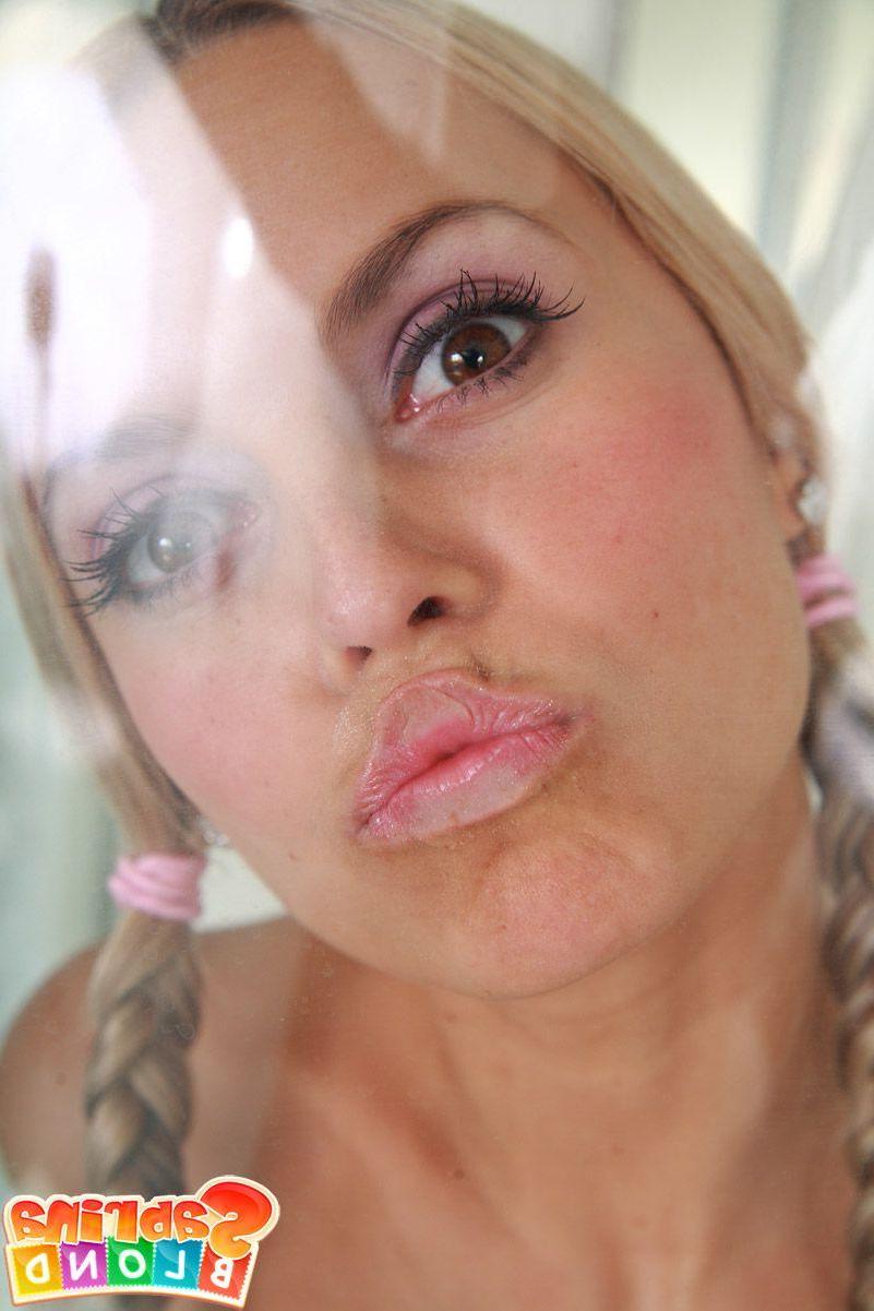 15P Pictures of teen star Sabrina Blond masturbating in the shower