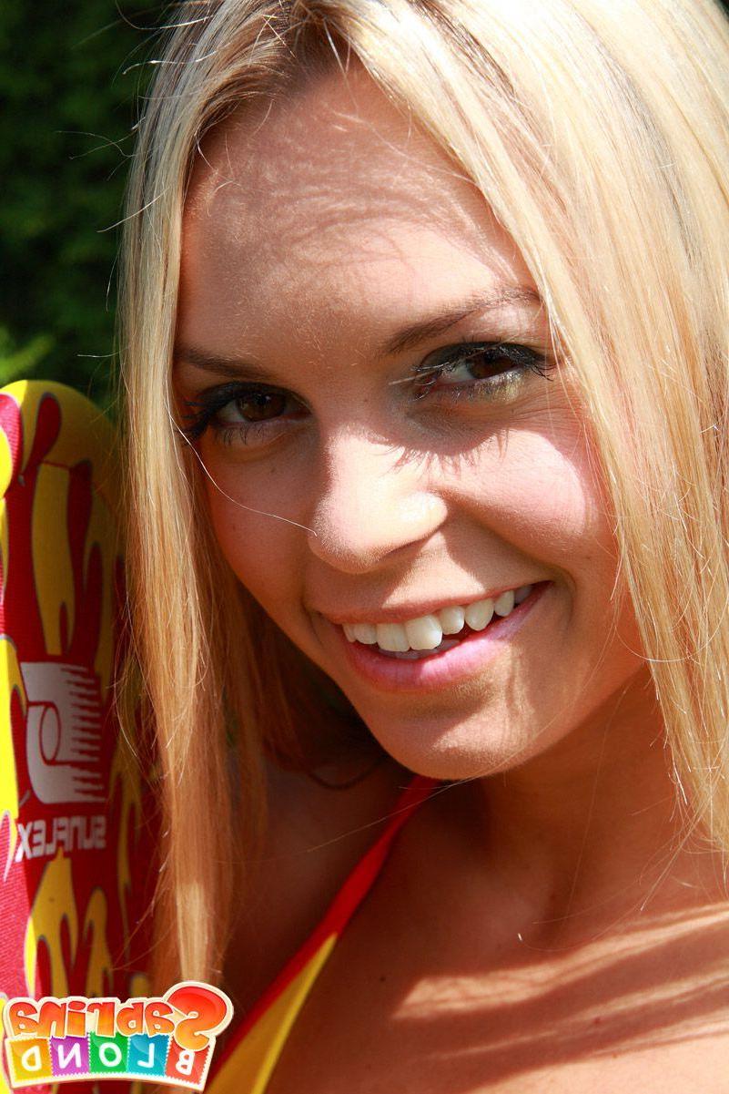 15P Pictures of teen Sabrina Blond naked and ready to fuck