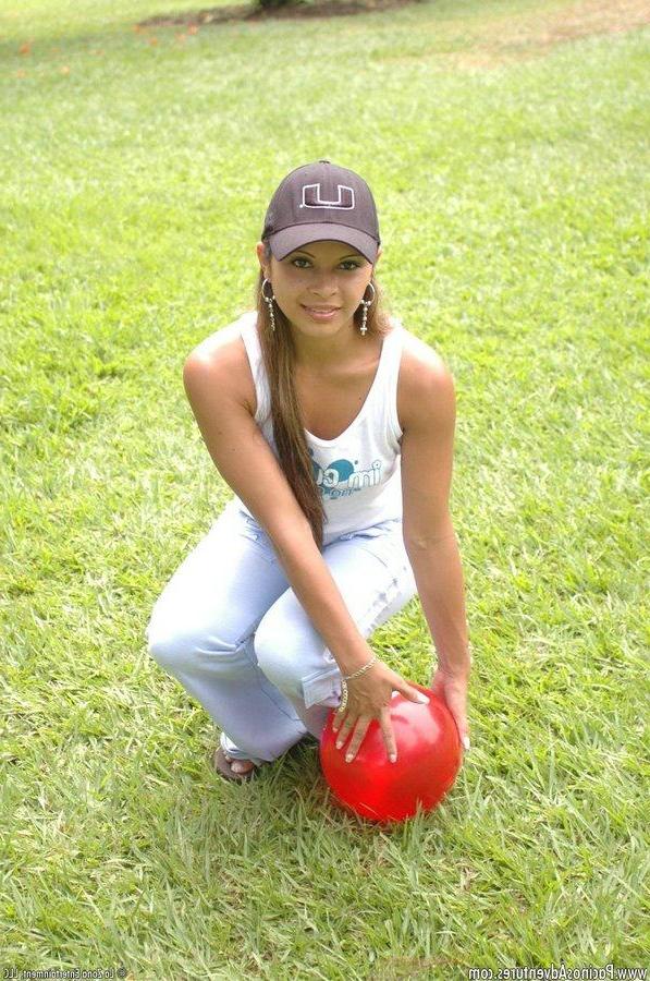15P Pictures of latin teen girl Sandra getting herself off outside