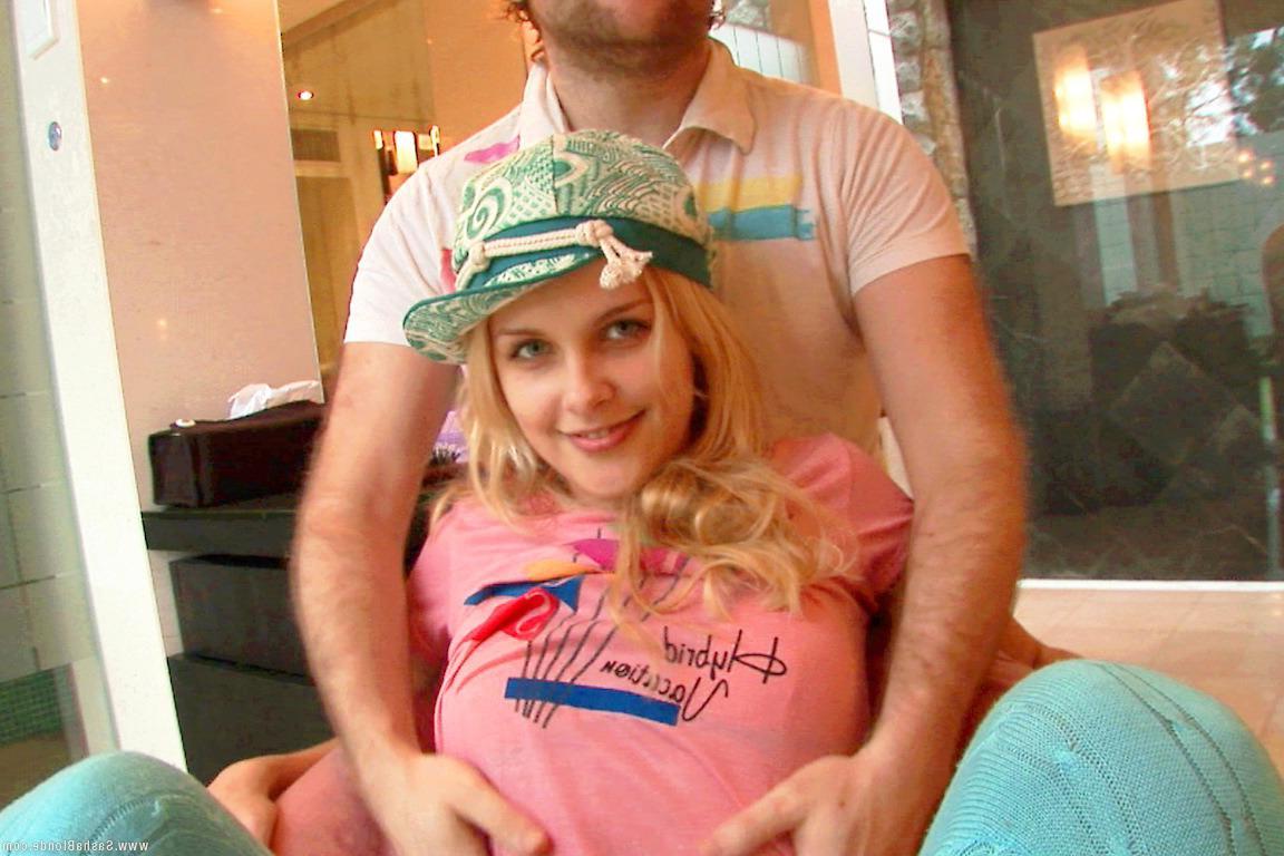 15P Pictures of teen model Sasha Blonde sucking cock